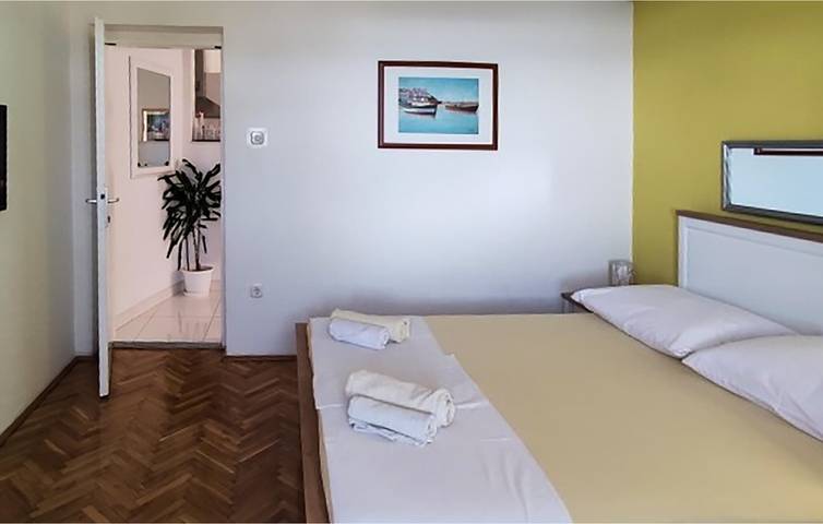 Apartamento vacacional entero, Apartamento tranquilo con vistas al mar, wifi, aire acondicionado y aparcamiento en Podgora in Podgora, Rivera de Makarska