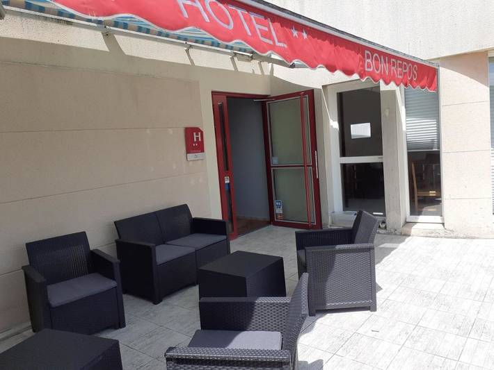 Hôtel pour 2 personnes, avec terrasse et jardin à Barbezieux-Saint-Hilaire - 4