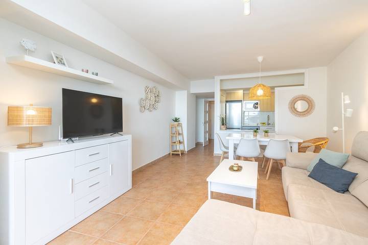 Apartamento entero, Frente al Mar: Terraza, Altura y Playa a 1 min in Platja Gran de Palamós (Calonge), Palamós