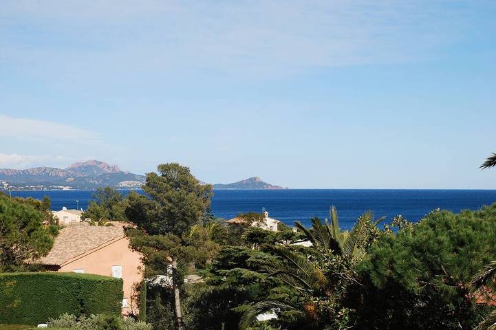 Villa pour 7 personnes, avec jardin, animaux acceptés à Roquebrune-sur-Argens
