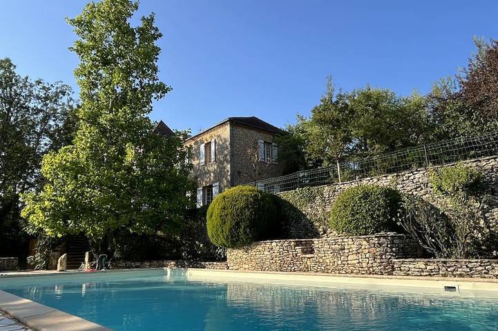 Location de vacances pour 10 personnes, avec jardin et terrasse à Marnac