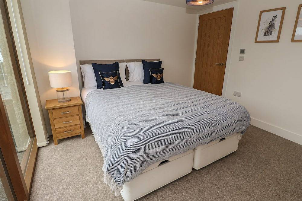 Pol View, family friendly, character holiday cottage in Helston in Gunwalloe, Cornwall