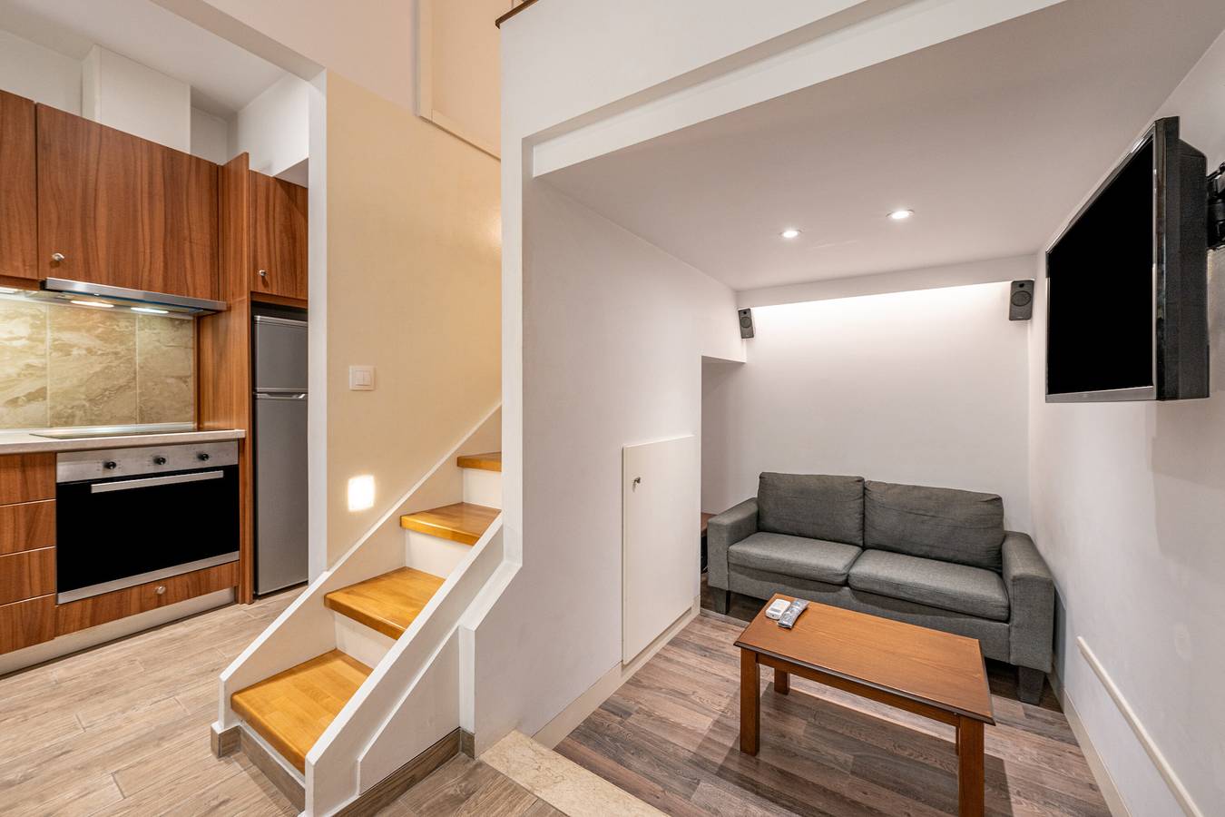 Entire apartment, Apartment 'Adorable Unique' with Wi-Fi and Air Conditioning in Corfu (city), Corfu