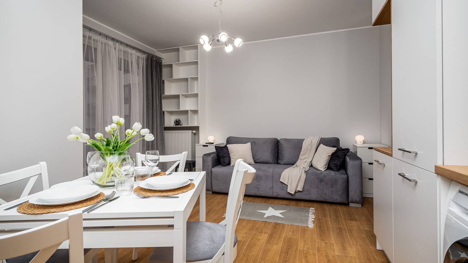 Entire vacation apartment, Vacation apartment for 2 people with balcony in Bielany, Warsaw