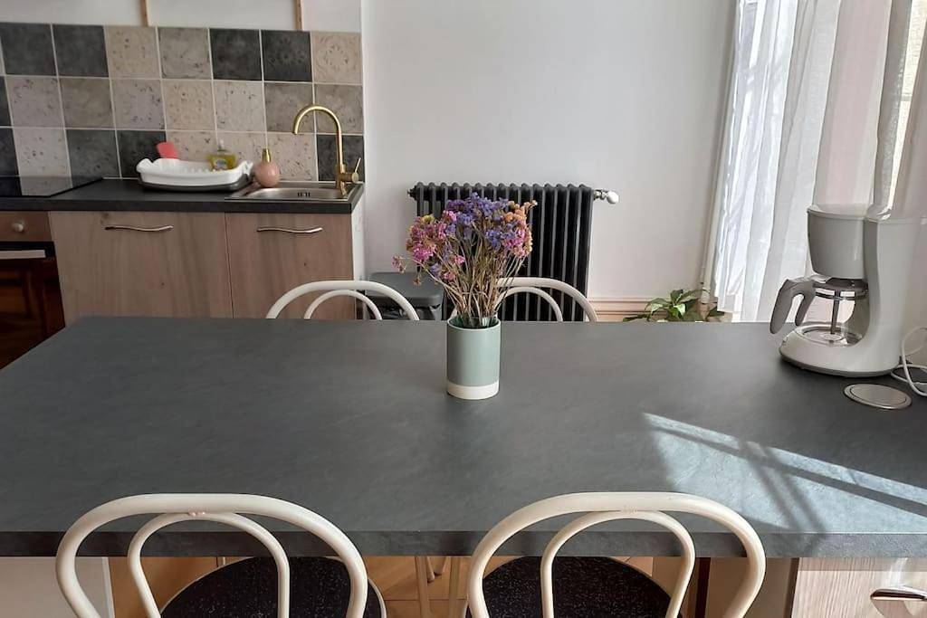 Appartement entier, A 2 pas du marché in Saint-Jean-d'Angély, Région de Saint-Jean-d'Angély