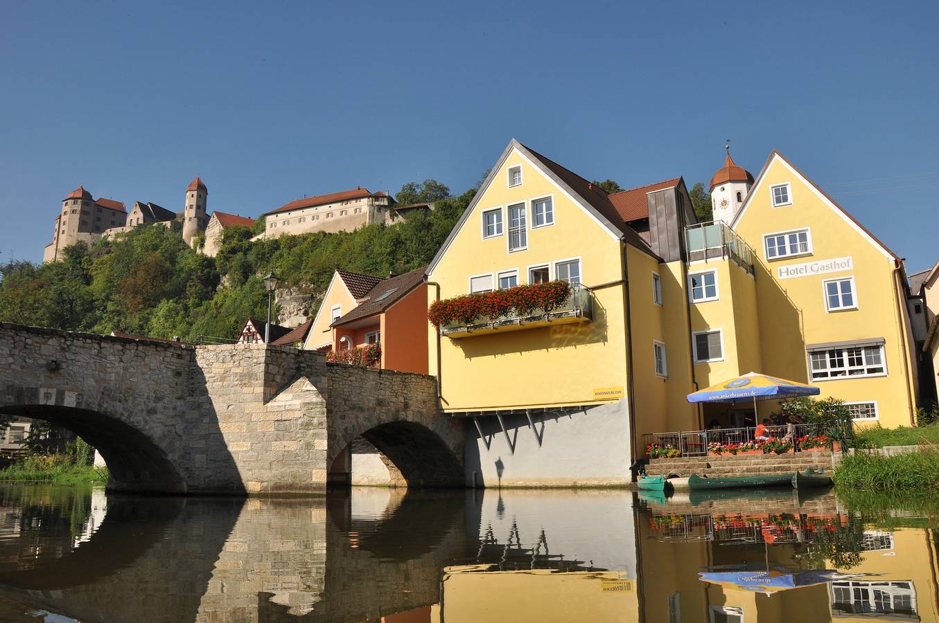 Hotel Gasthof zum Goldenen Lamm - Zimmer 8 - Einzelzimmer mit großer Bettablage in Harburg (Schwaben), Bayerisch Schwaben