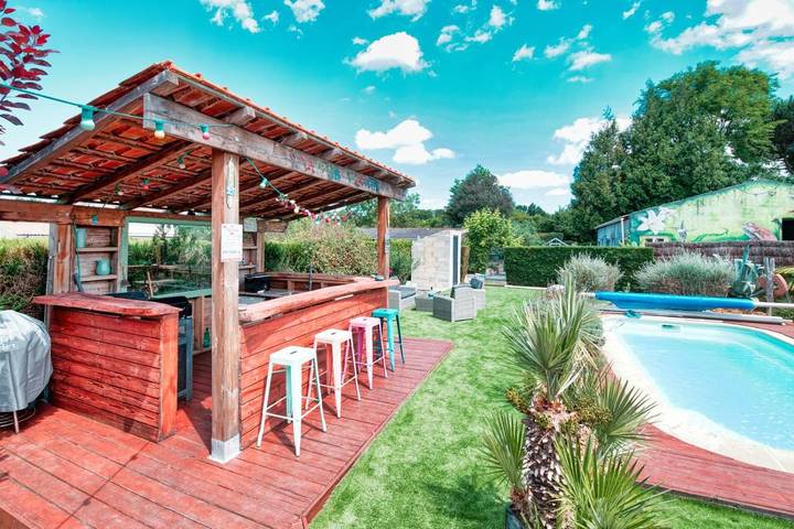 Location de vacances pour 6 personnes, avec piscine et jardin à Salles - 2