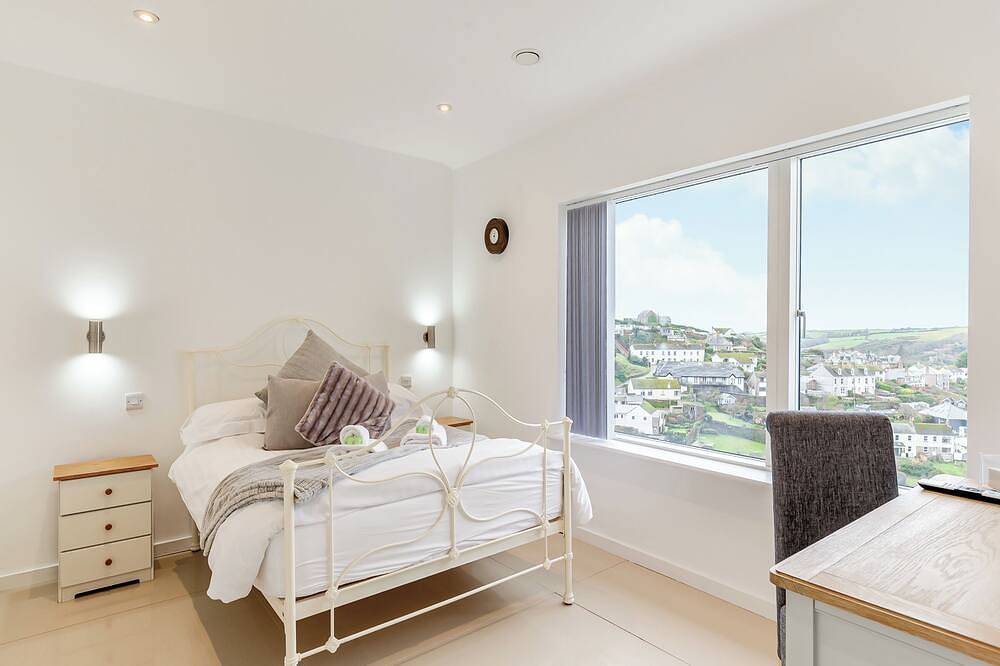 5 bedroom accommodation in Polruan, near Fowey in Polperro, Polruan