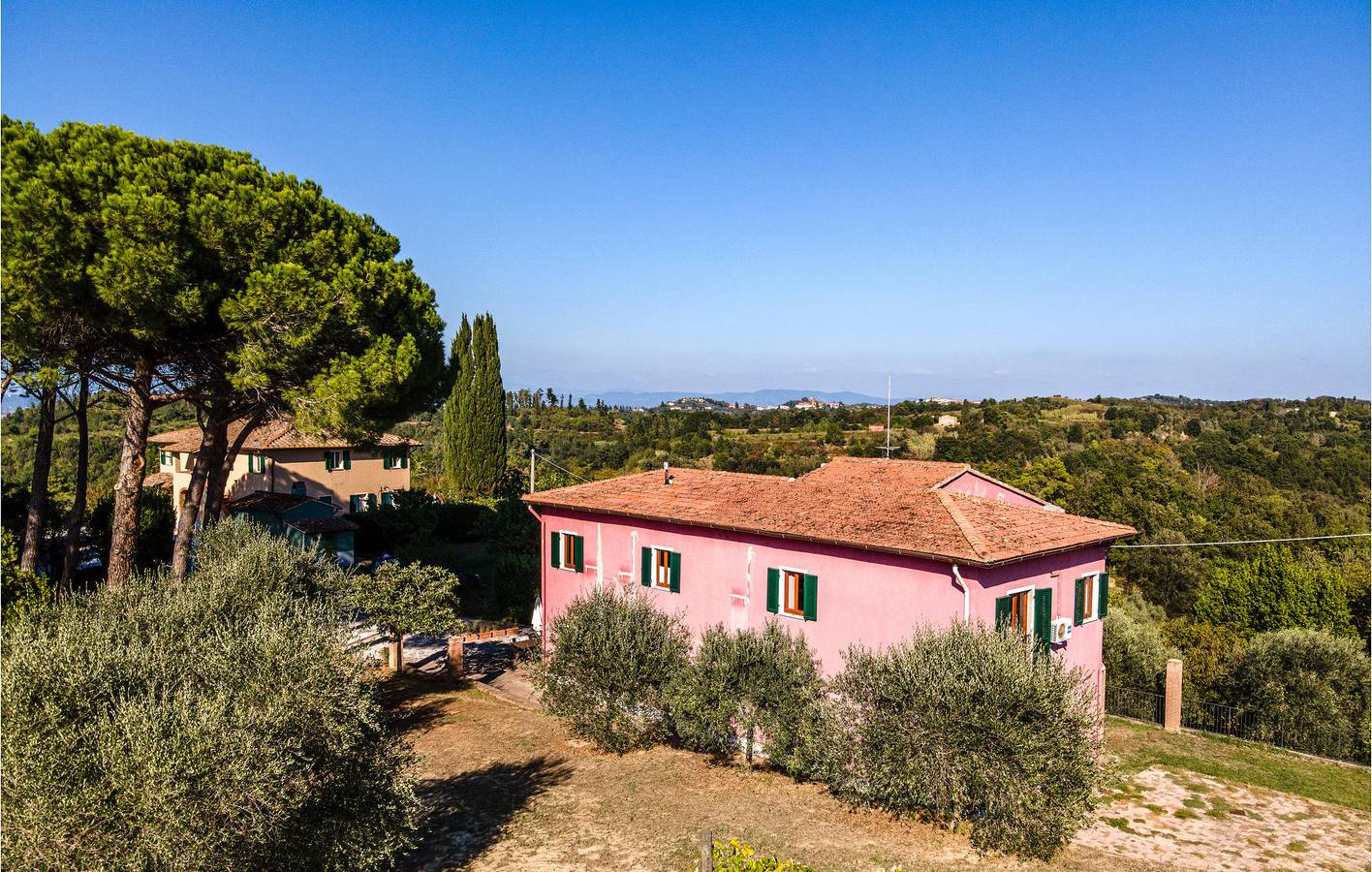 150qm Apartment am Pool mit Parkplatz & WiFi in Palaia, Pisa Provinz