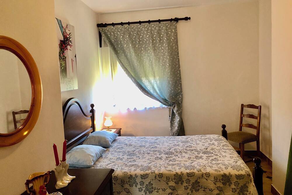 Geheel appartement, Casa S.José for vacations with family or friends, close to beaches and shops in Praia do Farol, Vila Nova de Milfontes