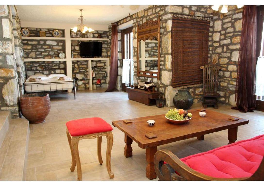 Country House 'Villa Kaly' with Private Terrace, Wi-Fi and Air Conditioning in Agia Anna, Cyclades