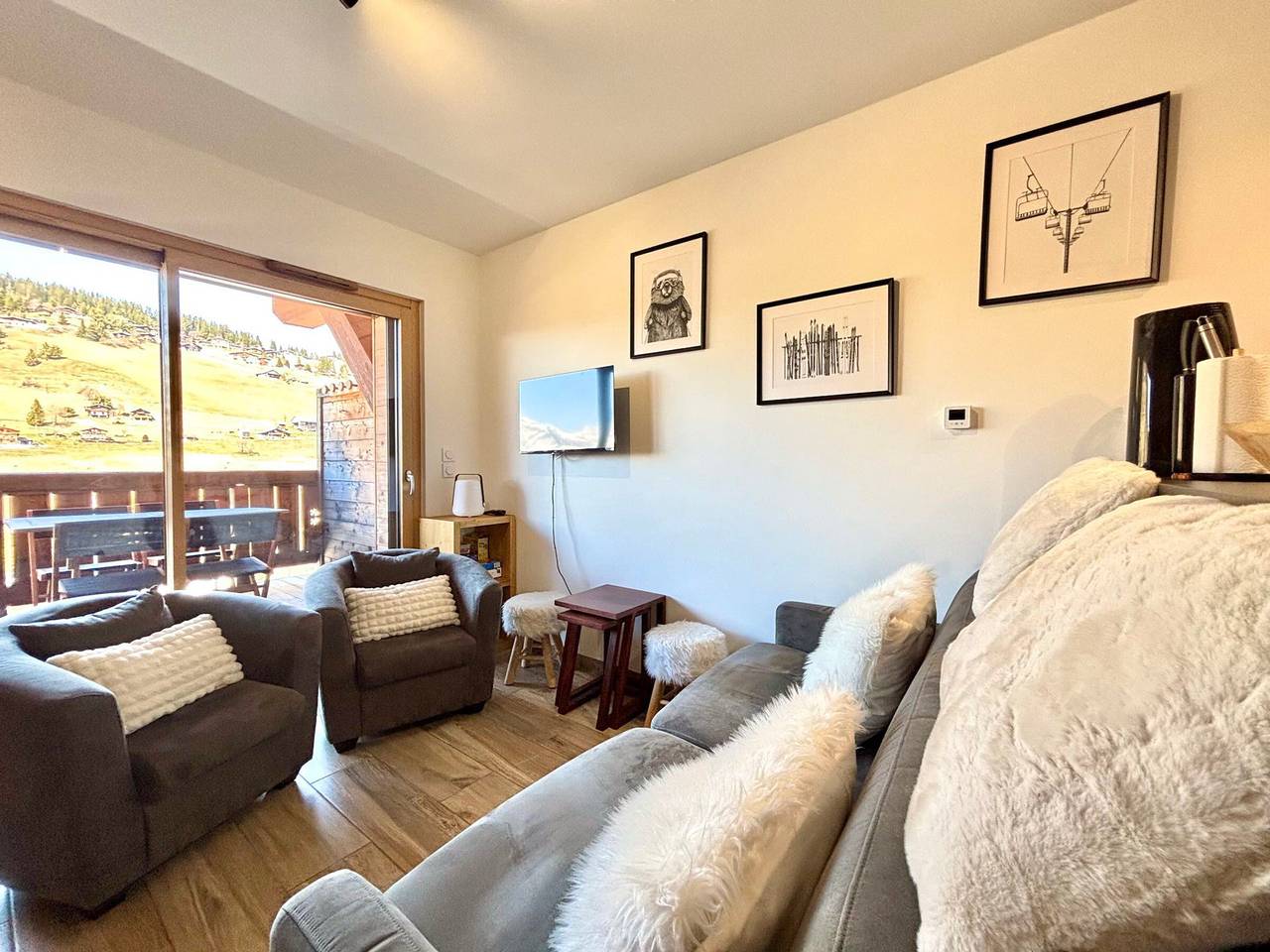 Ganze Wohnung, Neue Wohnung nahe Pisten mit Parkplatz und Wifi in Notre-Dame-de-Bellecombe, Albertville und Umgebung