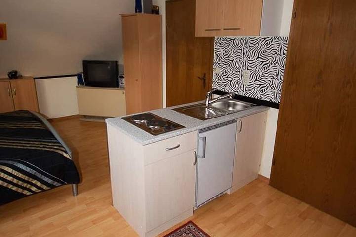 Ferienwohnung für 2 Personen, mit Terrasse und Garten sowie Sauna in Monreal - 2