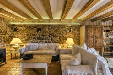 Maison De Vacances pour 6 Personnes dans Cantallops, Pyrénées catalanes, Photo 1