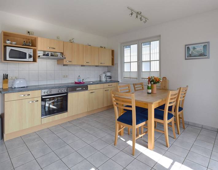 Ganze Wohnung, Ruhige Fewo, zentral, mit Gartennutzung, Süd-Terrasse, Waschmaschine, Wlan in Prerow, Fischland - Darß - Zingst