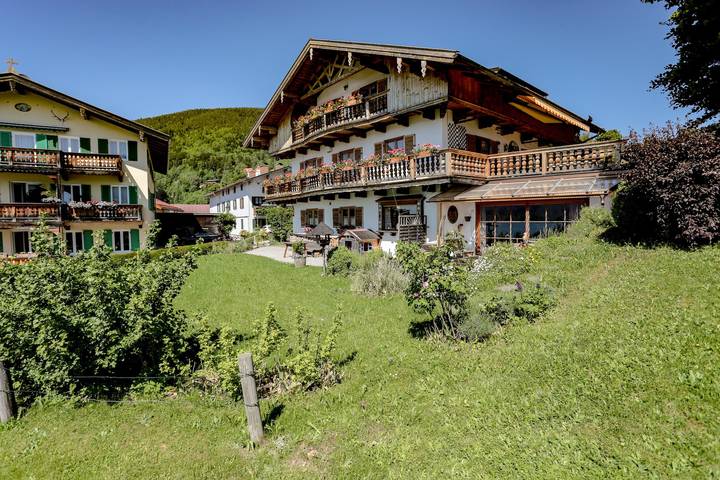Ferienhaus für 5 Personen, mit Balkon und Garten sowie Seeblick am Tegernsee - 2