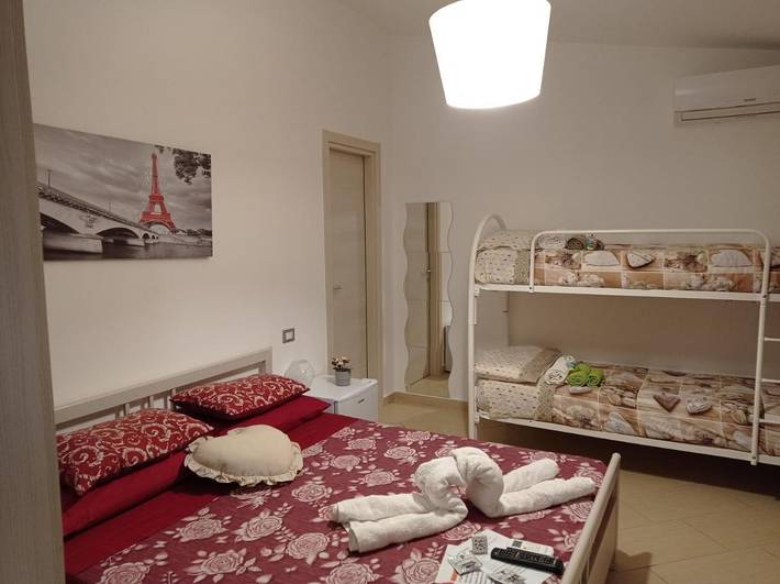 Chambre d’hôte pour 2 personnes, avec balcon ainsi que jardin et vue à Giungano