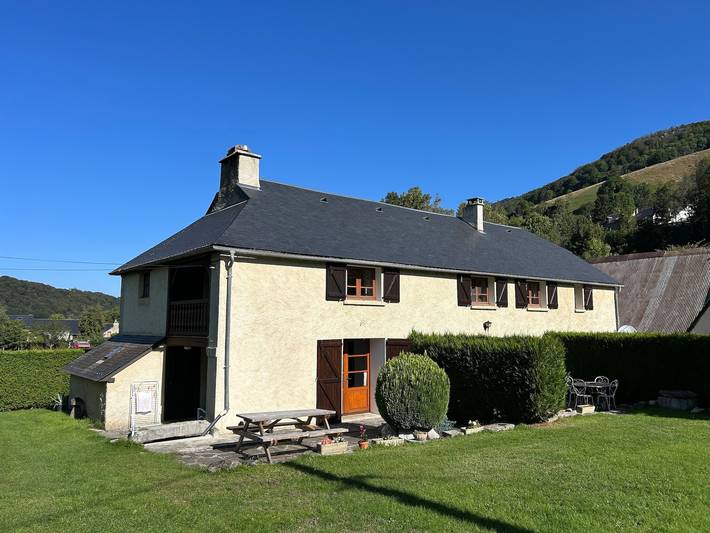 Location de vacances pour 5 personnes, avec Balcon à Campan - 2