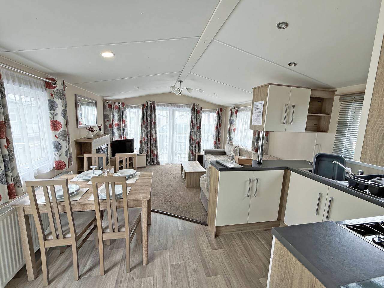 Palm Grove 183 - Ukc9561 in Skegness, Lincolnshire