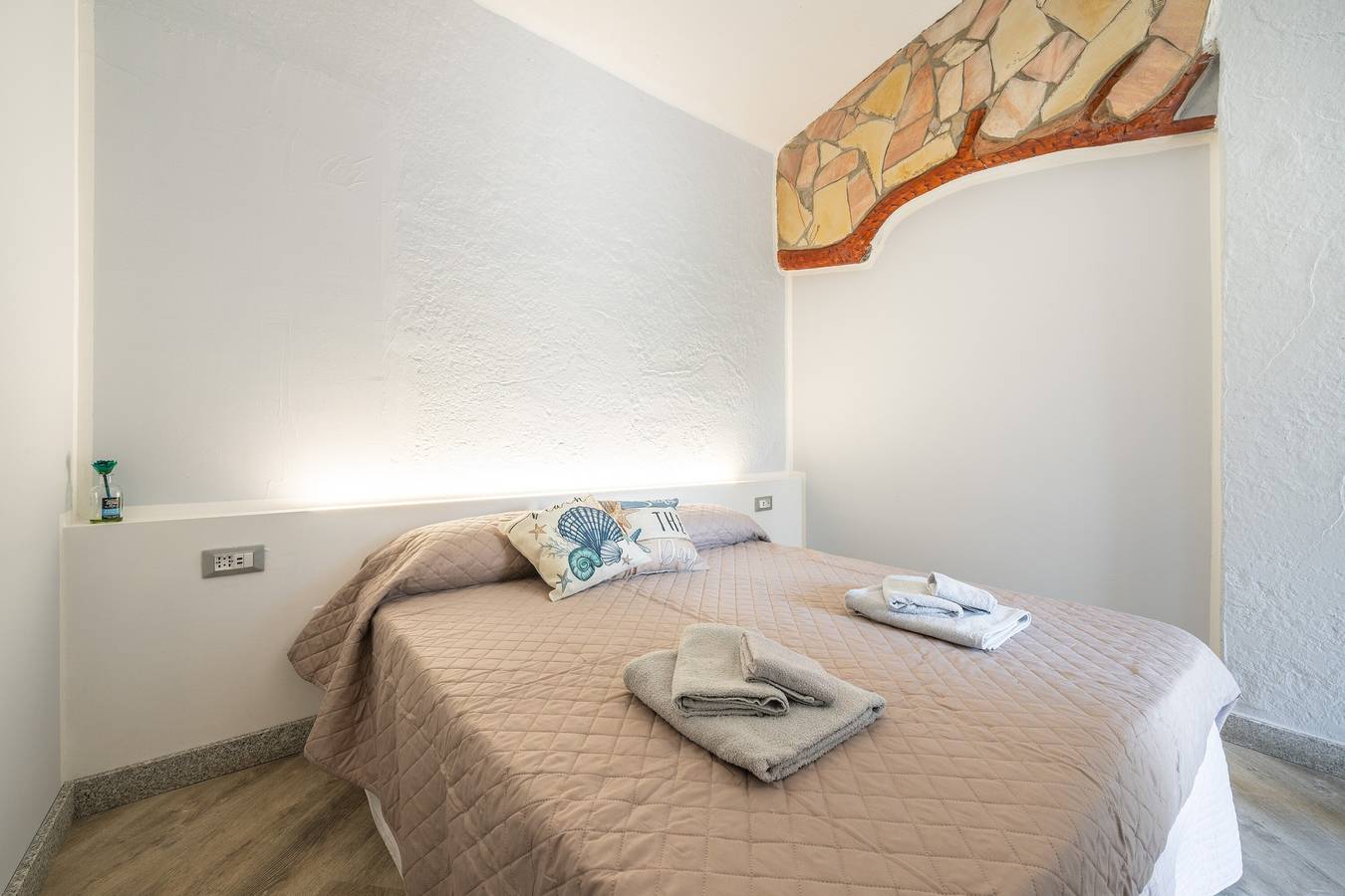 Mia Rooms: camera uno in Villasimius, Cagliari e Dintorni