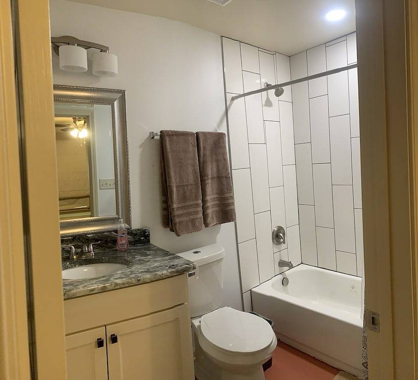 Ganze Wohnung, Stay close to entertainment! \ndowntown Lr 2 bedroom apt near Simmons Bank Arena in Little Rock, Arkansas