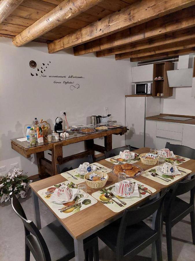 Location de vacances pour 3 personnes, avec jardin ainsi que vue et balcon à San Giovanni Bianco - 4