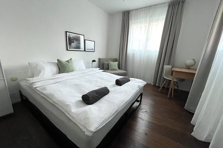 Ganze Wohnung, 3.5 Zimmer Wohnung „Casa Pluschein“ mit Traum-Aussicht an bester Lage in Flims in Flims-Dorf, Flims