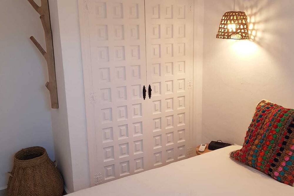 Nuevo 2020! Pequeña casa a 500 metros de la playa, piscina privada. in Playa del Arenal, Jávea