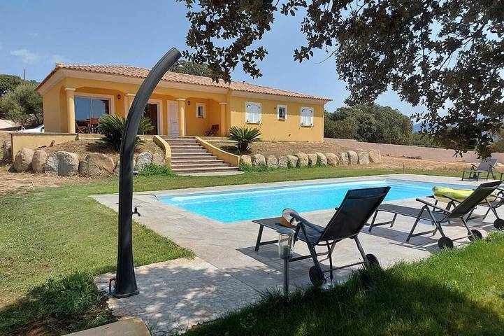 Location de vacances pour 8 personnes, avec Jardin à Serra-di-Ferro