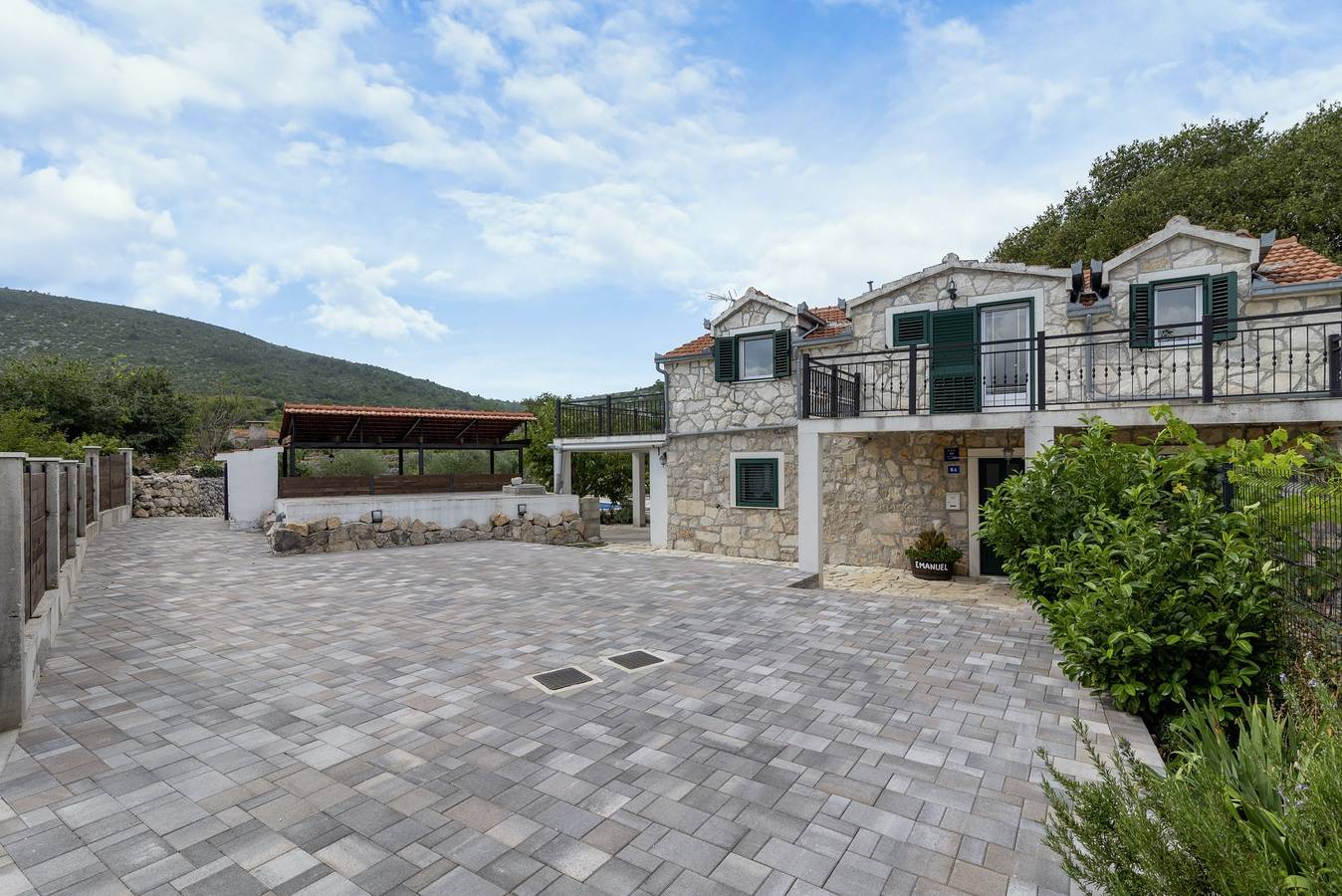 Villa Emanuel in Ljubitovica  - Haus für 4-6 Personen in Seget, Split-Dalmatia