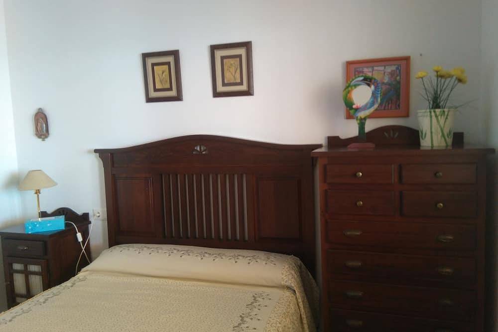 Apartamento entero, Apartamento frente a la playa, 1ª línea. Terraza semicerrada, 2 hab. y parking in Playa Morro de Gos, Oropesa del Mar