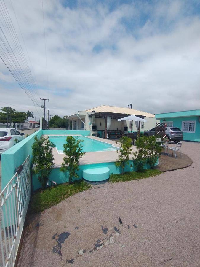 Casas e apartamentos de temporada para 2 pessoas, com piscina e vista e ainda jardim em Palhoça
