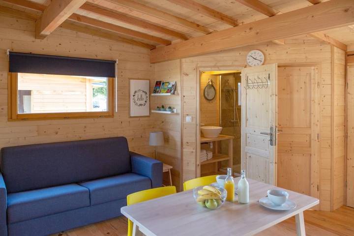 Location de vacances pour 6 personnes, avec jardin ainsi que terrasse et jacuzzi à Virignin - 2