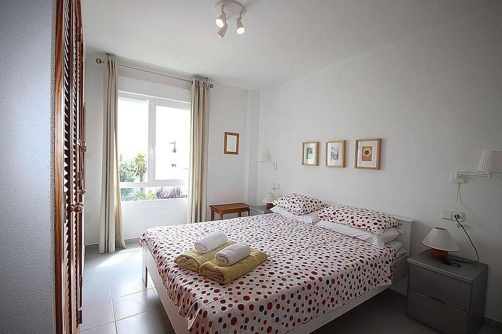 Entire apartment, Penthouse 3 Bed Apartment Roof Terrace Stunning Views Puerto Pollensa, Mallorc in Port de Pollença, Pollença