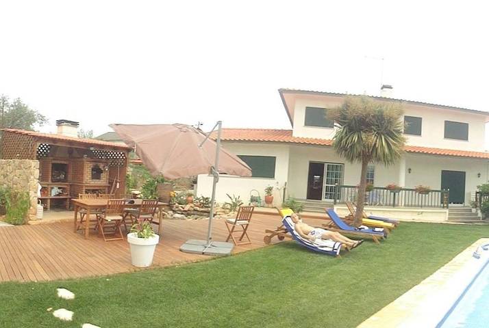 Gîte pour 4 personnes, avec jardin ainsi que piscine et vue dans Gouviaes