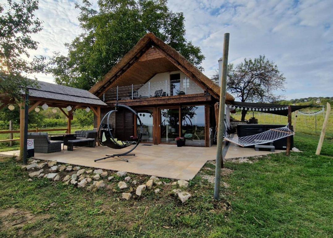 Luxury Reed House in Vászoly, Balatonfüredi járás