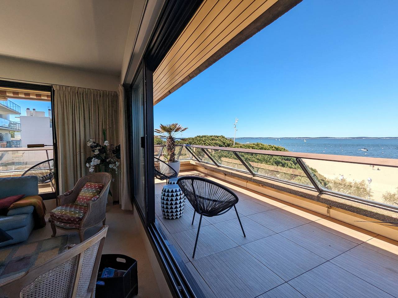Appartement entier, Grand Appartement avec Terrasse, Clim, Wifi et Parking à Arcachon in Arcachon, Région d'Arcachon