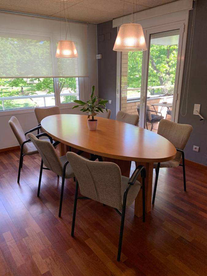 Gîte pour 7 personnes, avec vue et terrasse à Vic - 4