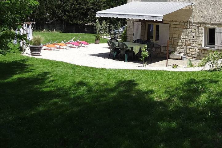 Gîte pour 6 personnes, avec Terrasse et Jardin
