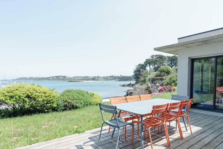 Location de vacances pour 12 personnes, avec jardin ainsi que sauna et balcon dans Plage Koréjou