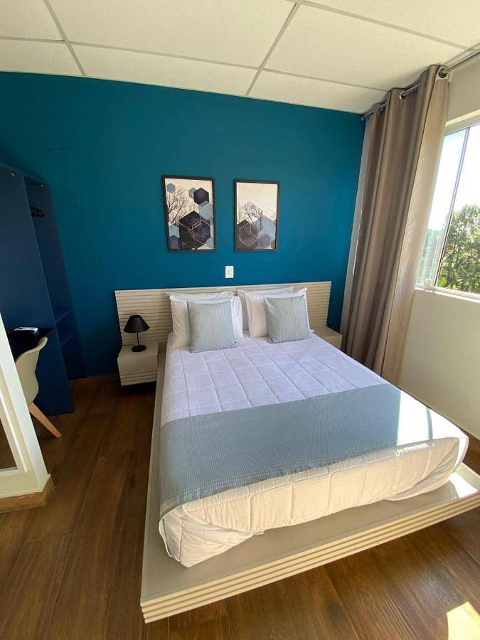 Pousadas para 2 pessoas, com vista e jardim em Cotia