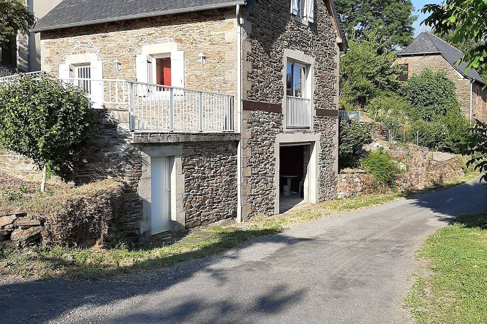Petite grange entièrement rénovée - vue incroyable - calme assuré in Noailhac (Conques-en-Rouergue), Conques-en-Rouergue