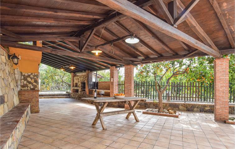Appartamento di lusso di 240mq: Parcheggio, AC, Piscina e Cucina - Gaggi in Gaggi, Provincia di Messina