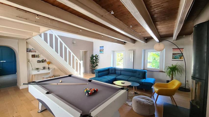 Location de vacances pour 8 personnes, avec Terrasse et Jardin ainsi que Vue sur le lac et Vue dans Passay
