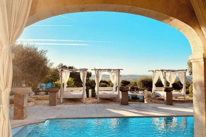 Villa de Luxe en Face du Célèbre Pont-du-gard in Castillon-du-Gard, Region de Nimes