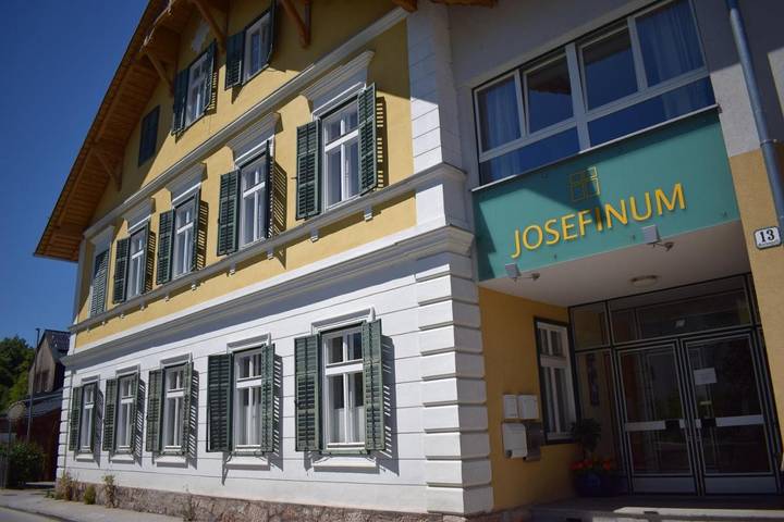 BnB für 2 Personen, mit Garten und Ausblick in Grundlsee