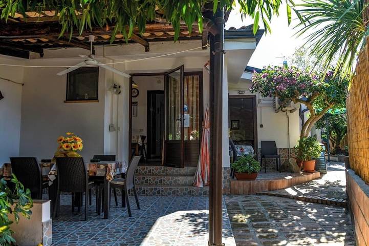 B&B Appartamento Superior 6 pax. in Spiaggia di Riaci, Ricadi (comune)