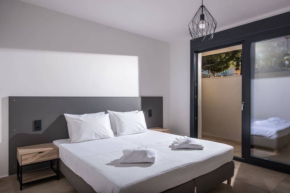 Marelina Luxury Villa 5 bedrooms with private pool in Limenas Chersonisou, Iraklio-Heraklion en omgeving