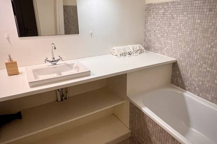 Entire apartment, Mas de Monge - Flat for 3 people in Tarascon, Arles region