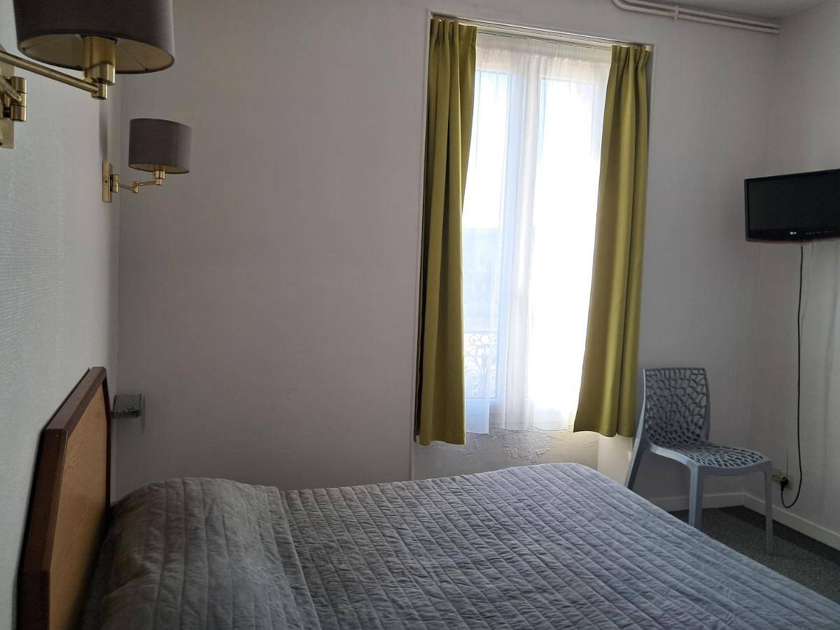 Twin Room in Montereau-Fault-Yonne, Seine-et-Marne
